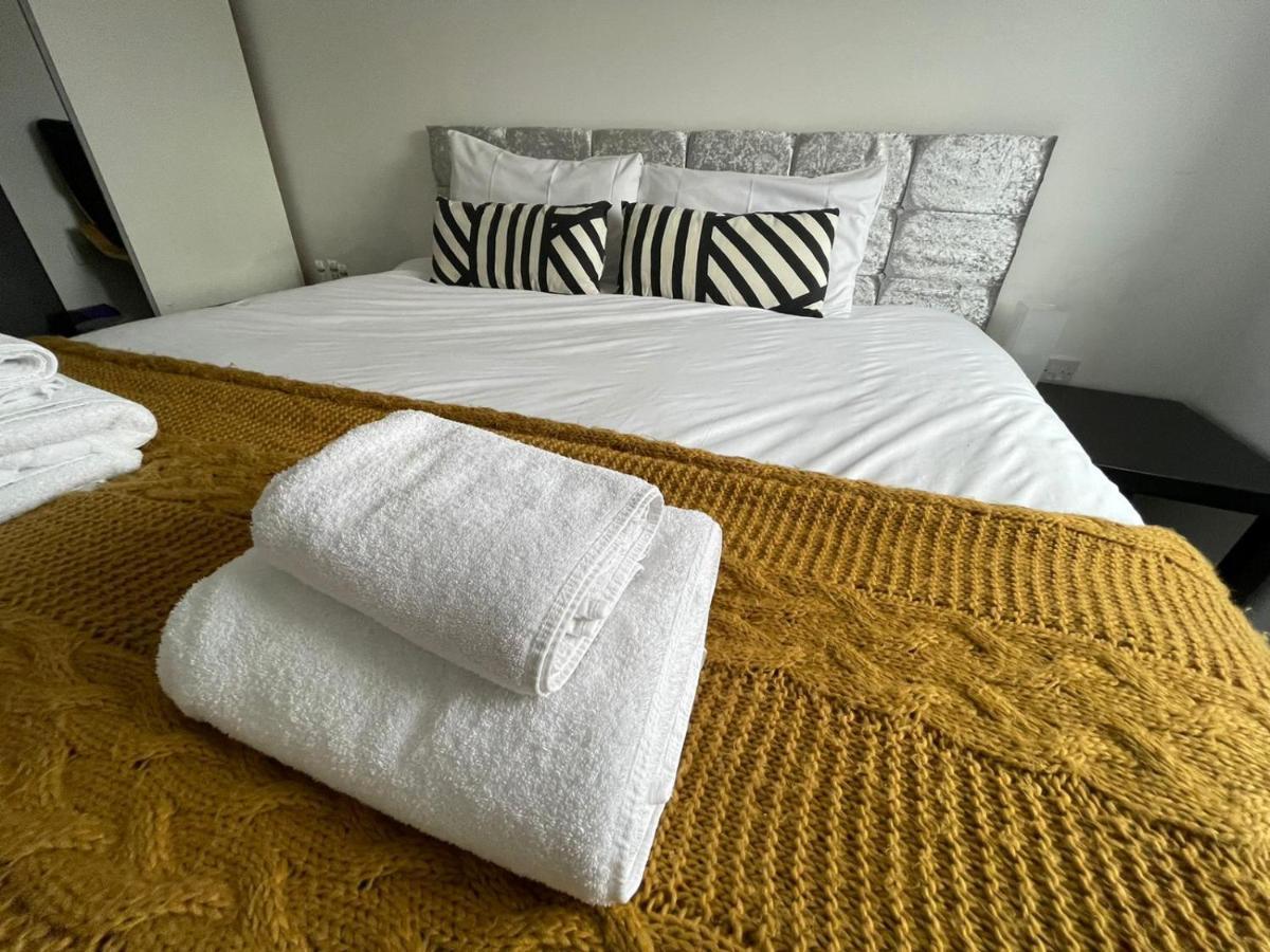 Modern Room With Huge Bed - Walk To City Centre! Манчестер Екстер'єр фото