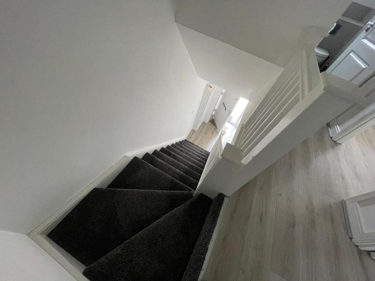 Modern Room With Huge Bed - Walk To City Centre! Манчестер Екстер'єр фото